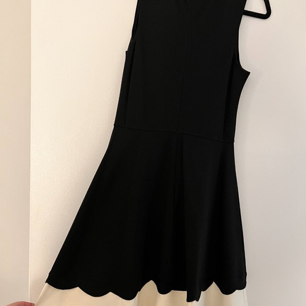 Aqua Scallop Color-Block Dress - Black & White - Size Medium 🖤 - Picture 6 of 6